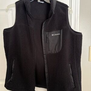 Columbia black fleece vest